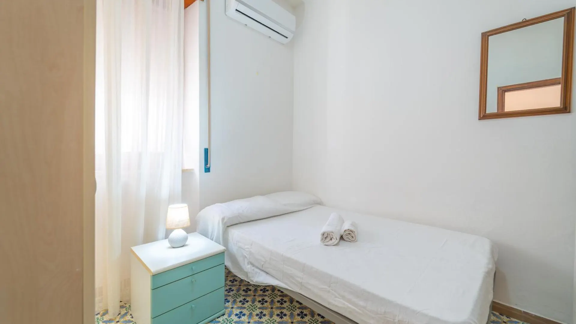 Emilia Room 2 Olbia Itálie
